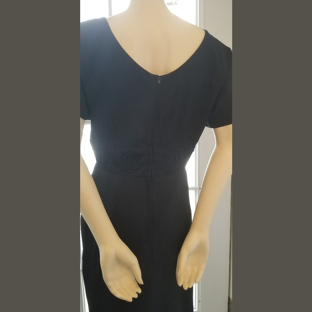 John Roberts Dress, Waistline Embroidered, Midi, GUC. ✔️ - Picture 4 of 10
